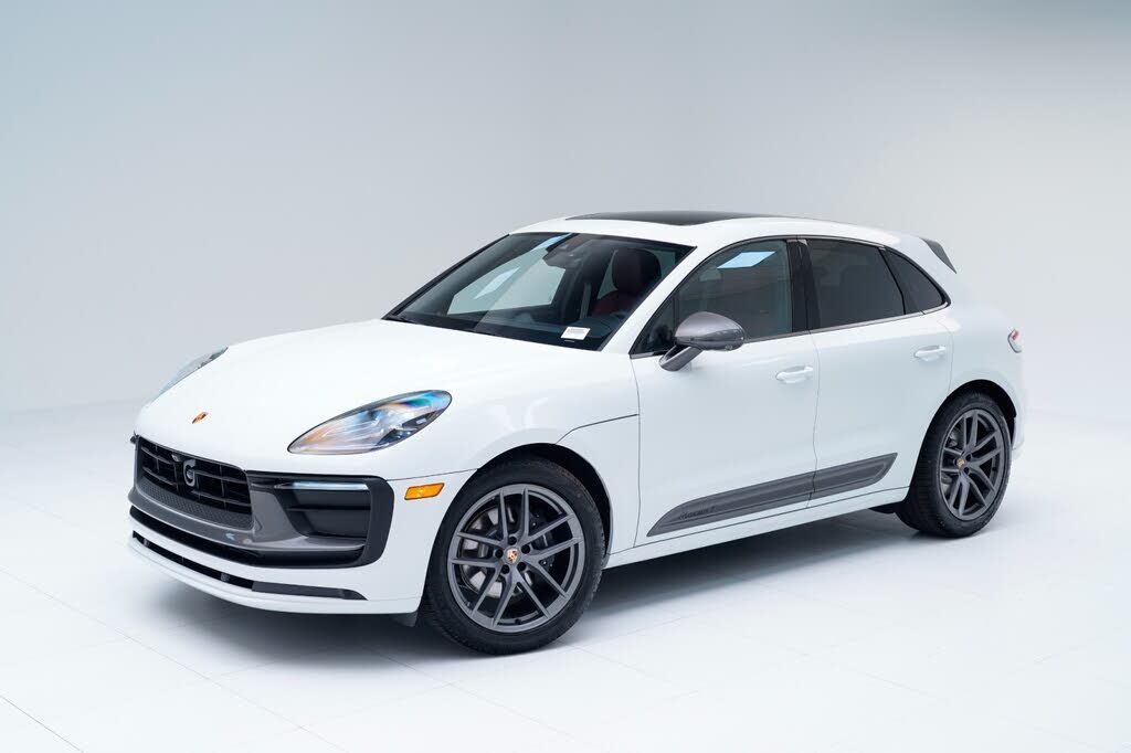2026 PORSCHE Macan