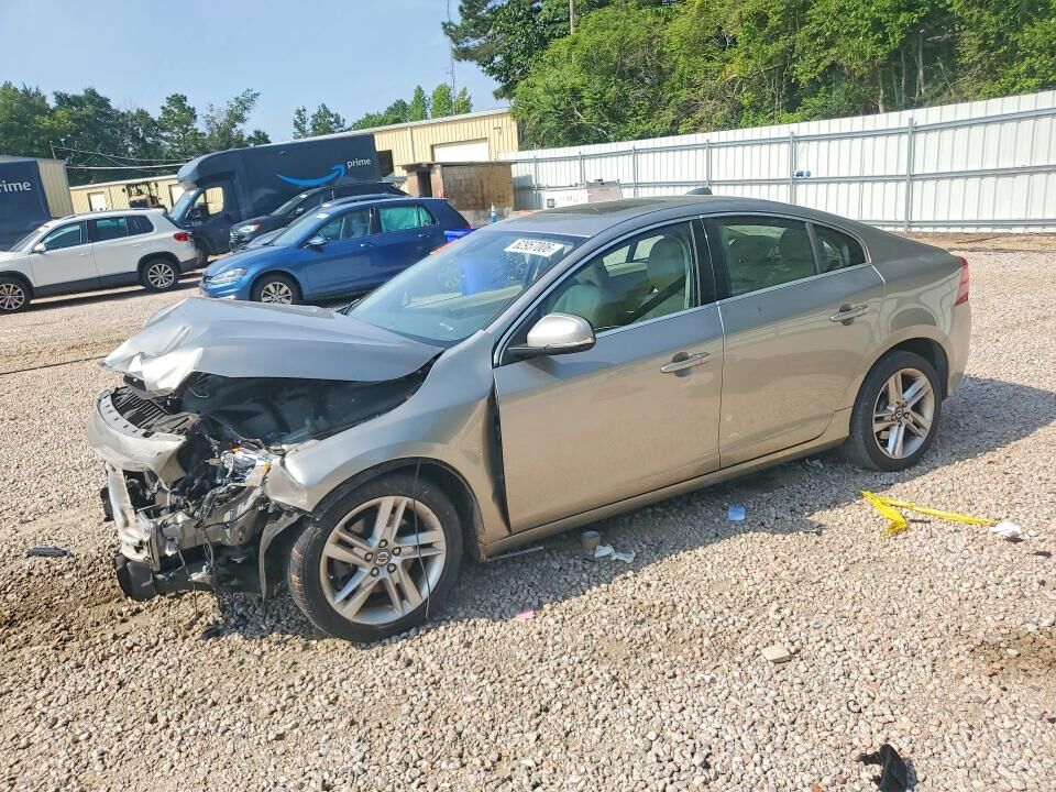 2015 VOLVO S60