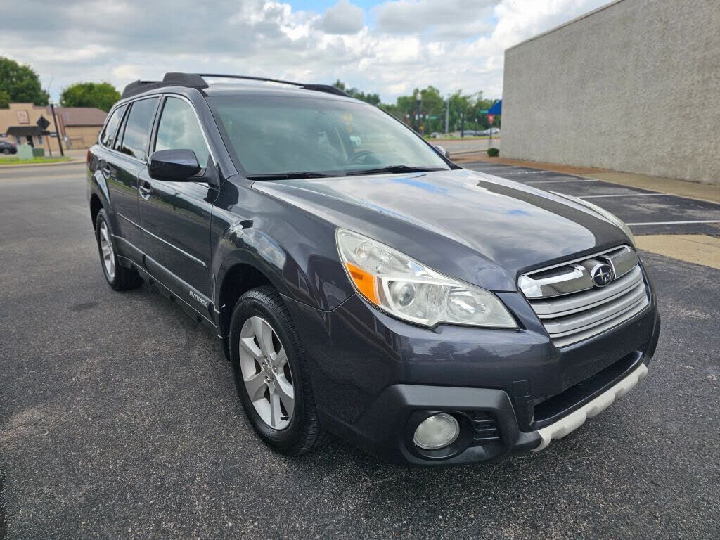 2013 SUBARU Outback