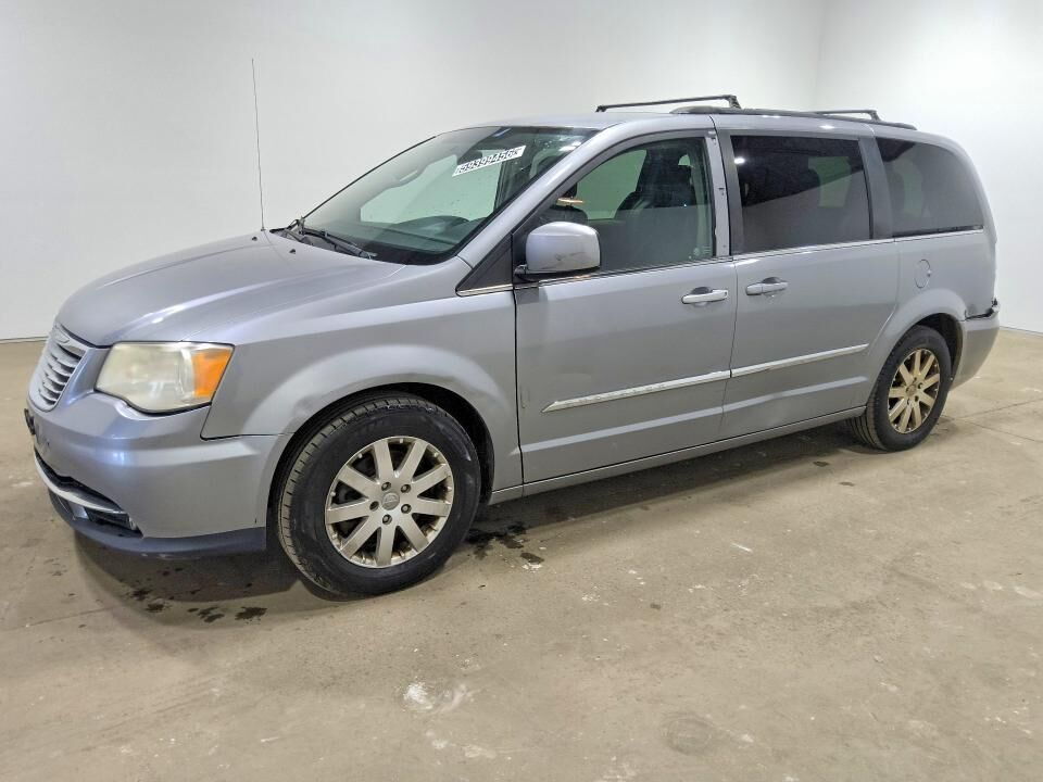 2014 CHRYSLER Town and Country