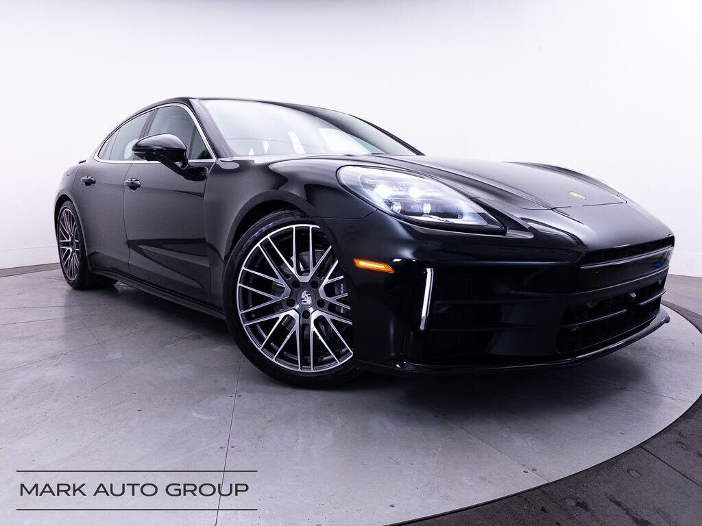 2024 PORSCHE Panamera