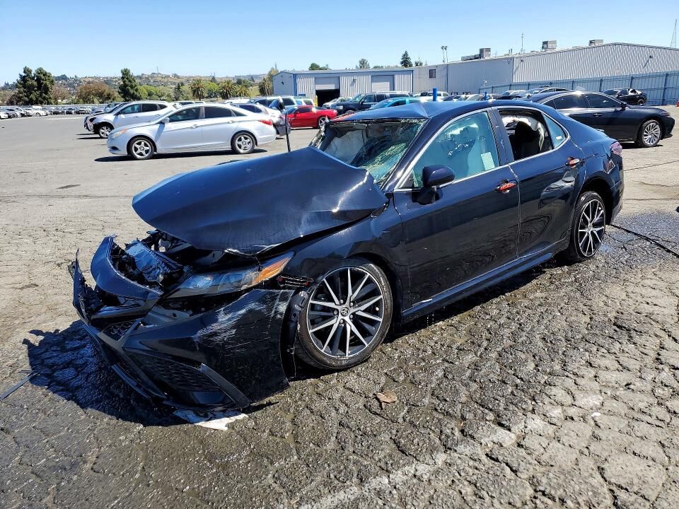 2022 TOYOTA Camry