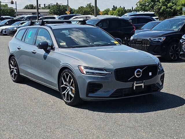 2024 VOLVO V60