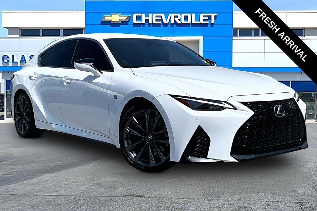 2021 LEXUS IS