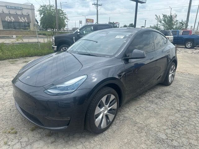2024 TESLA Model Y