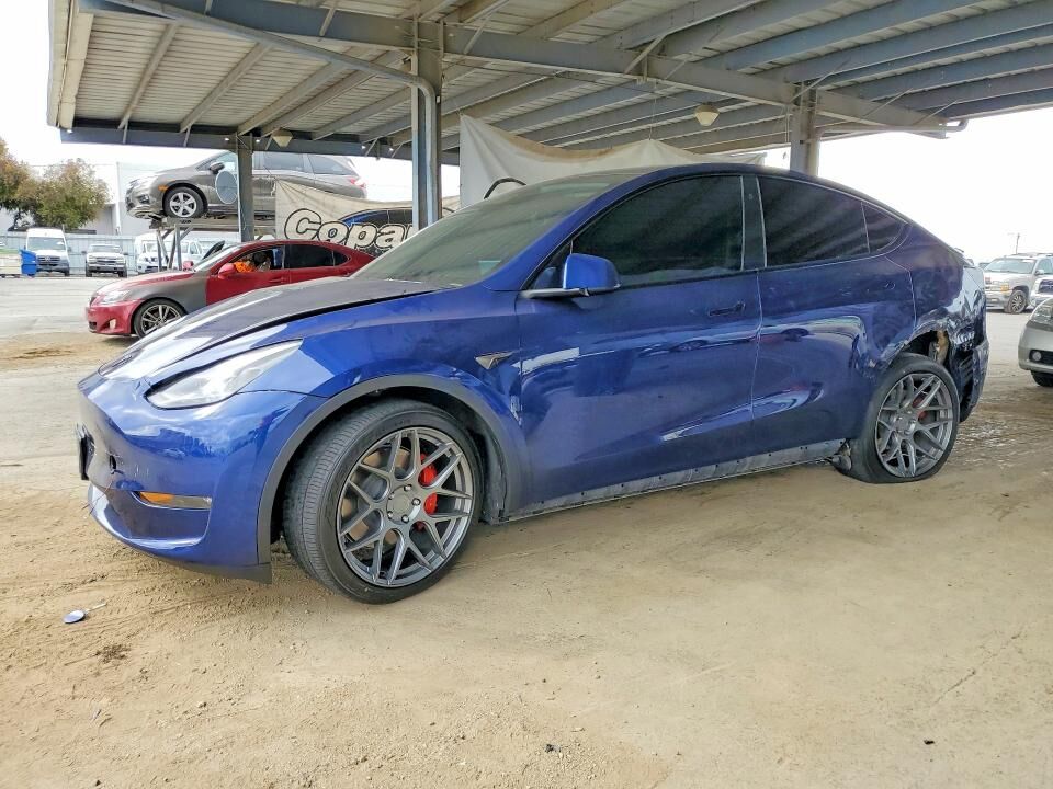 2023 TESLA Model Y