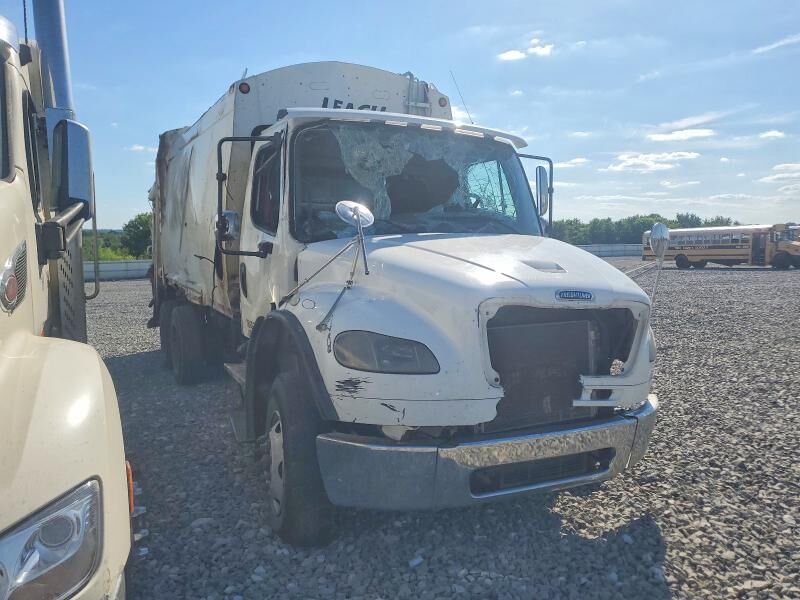 2016 FREIGHTLINER M2