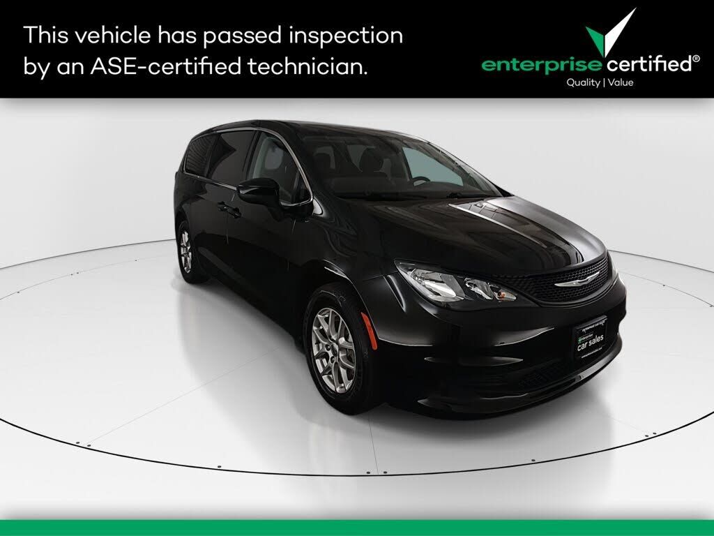 2024 CHRYSLER Voyager
