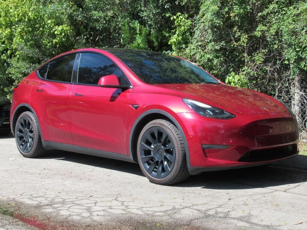 2024 TESLA Model Y