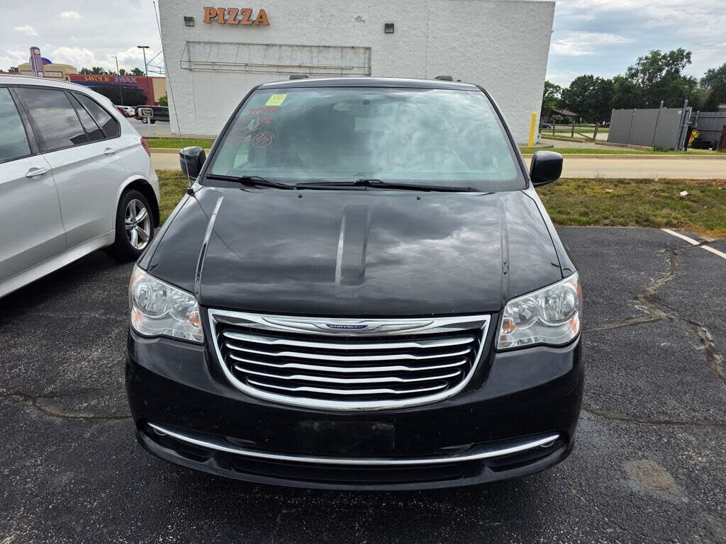 2016 CHRYSLER Town and Country