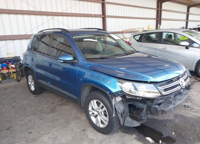 2017 VOLKSWAGEN Tiguan