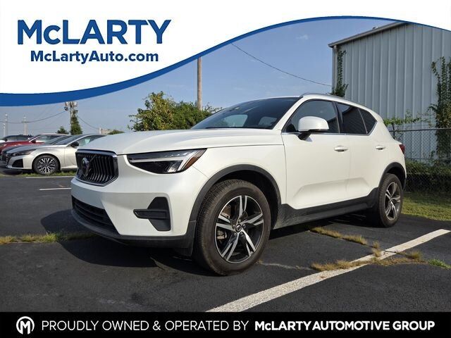 2024 VOLVO XC40