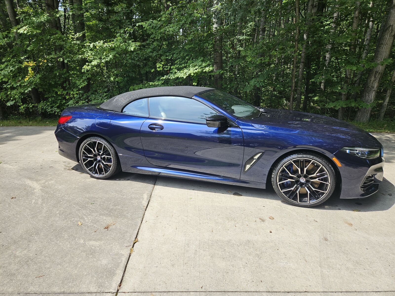 2023 BMW M8