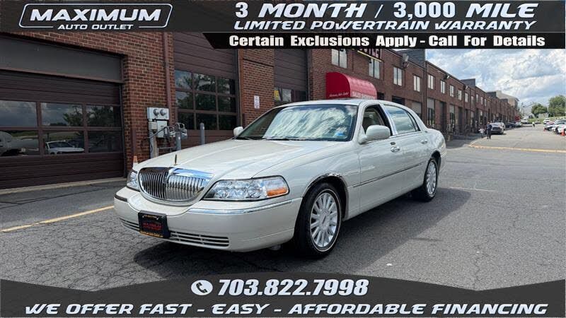 2005 LINCOLN Town Car