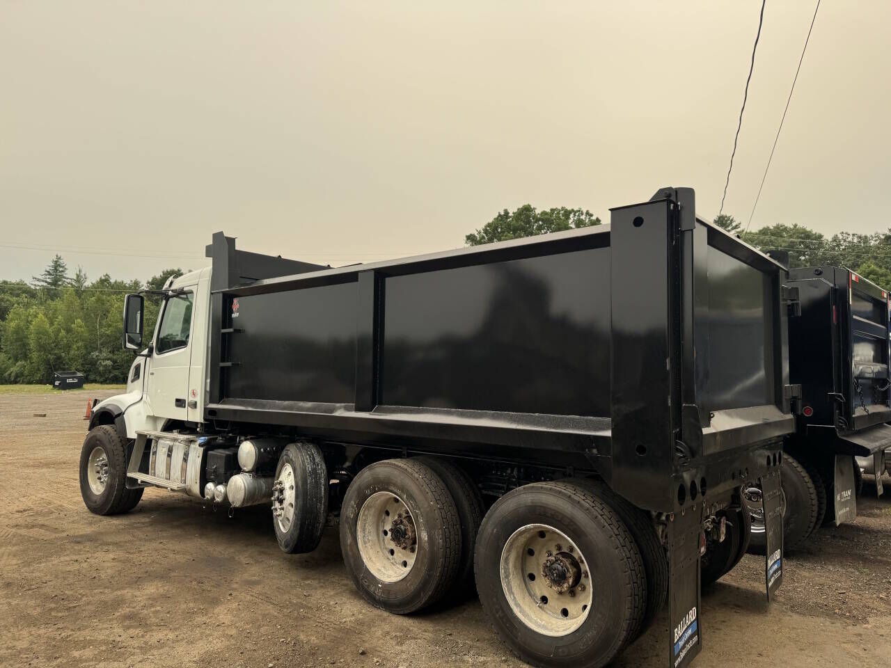 2022 VOLVO TRUCK VHD