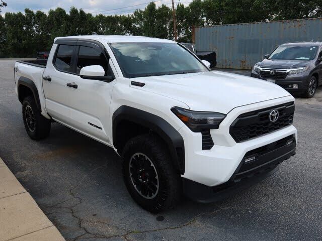 2025 TOYOTA Tacoma