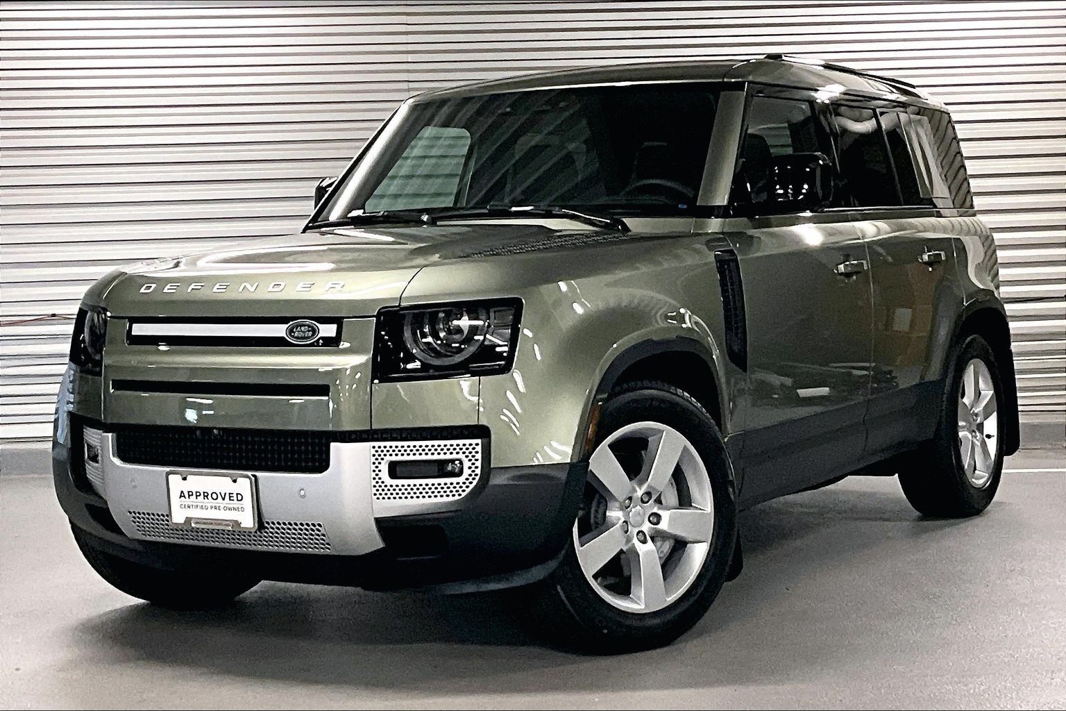 2025 LAND ROVER Defender