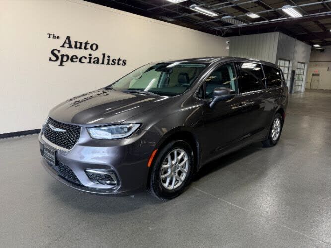 2023 CHRYSLER Pacifica