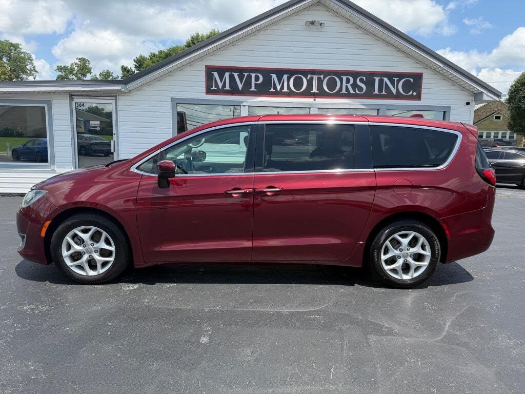 2017 CHRYSLER Pacifica