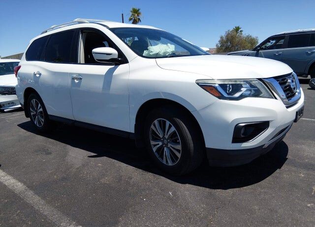 2017 NISSAN Pathfinder