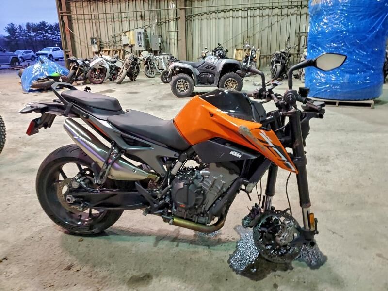 2023 KTM 790 Duke