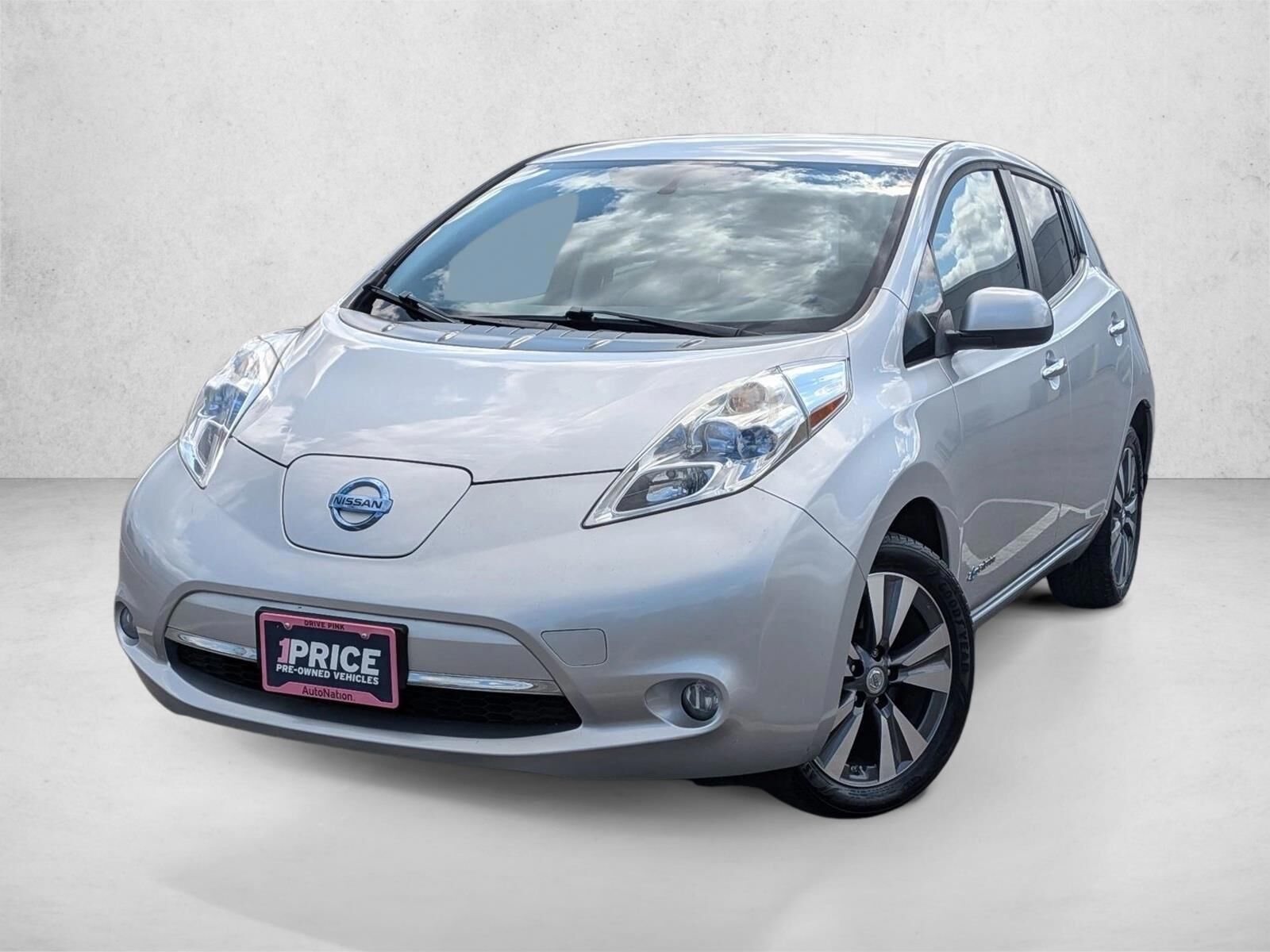 2015 NISSAN Leaf