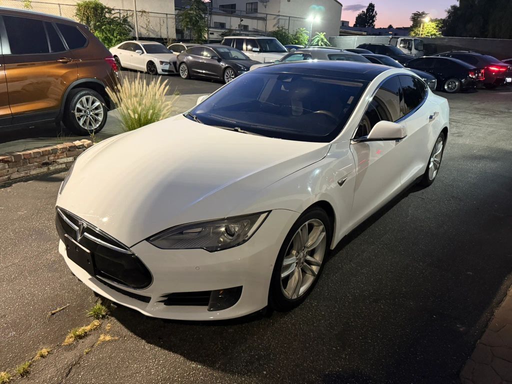 2015 TESLA Model S
