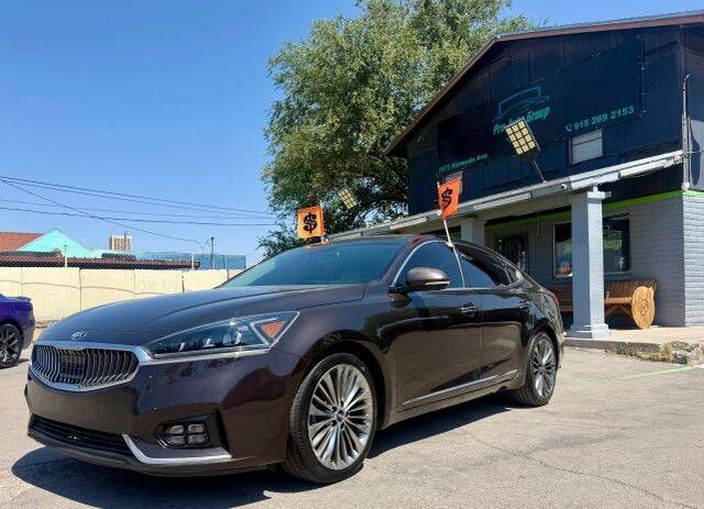2017 KIA Cadenza