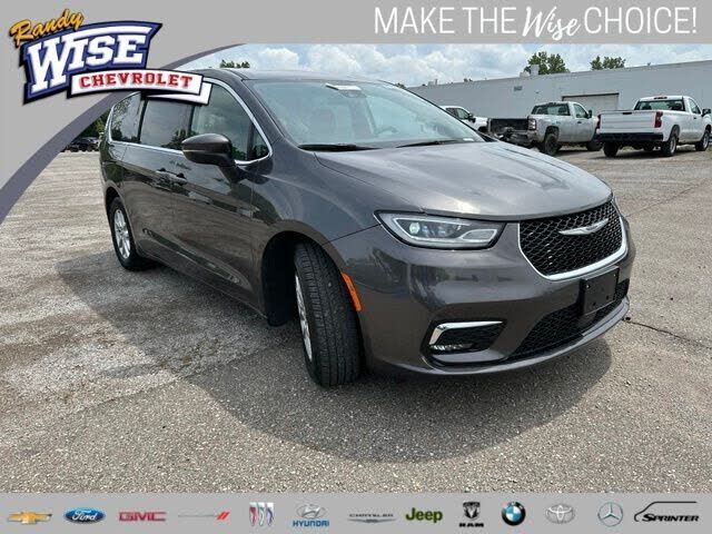 2023 CHRYSLER Pacifica