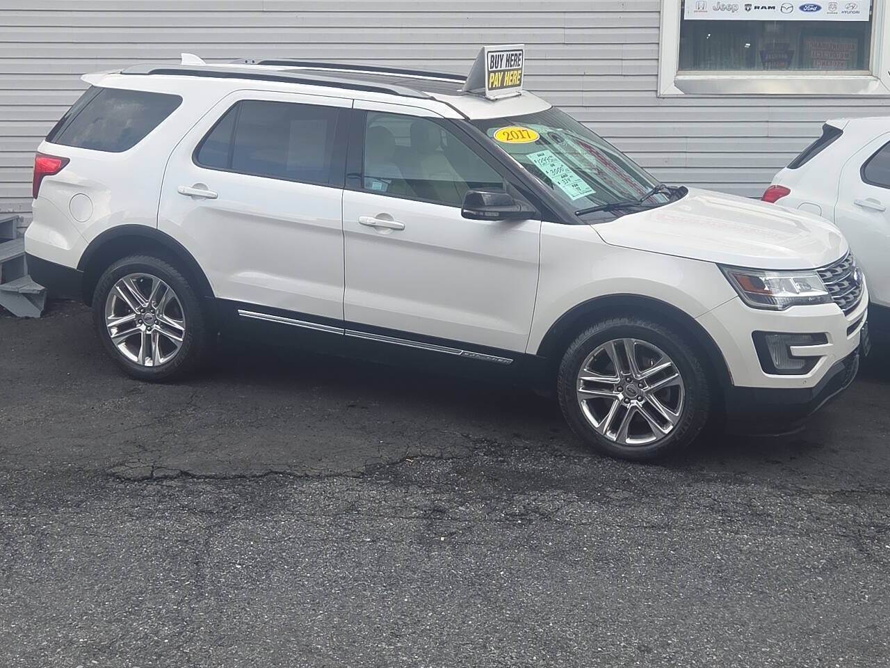 2017 FORD Explorer