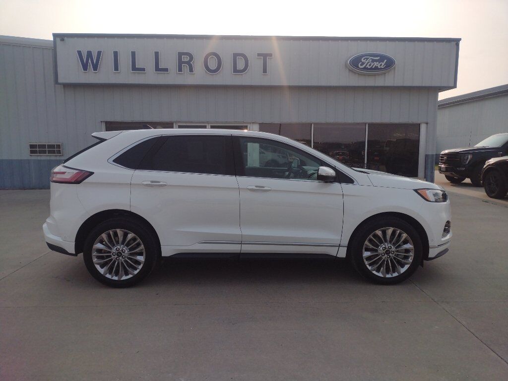 2022 FORD Edge