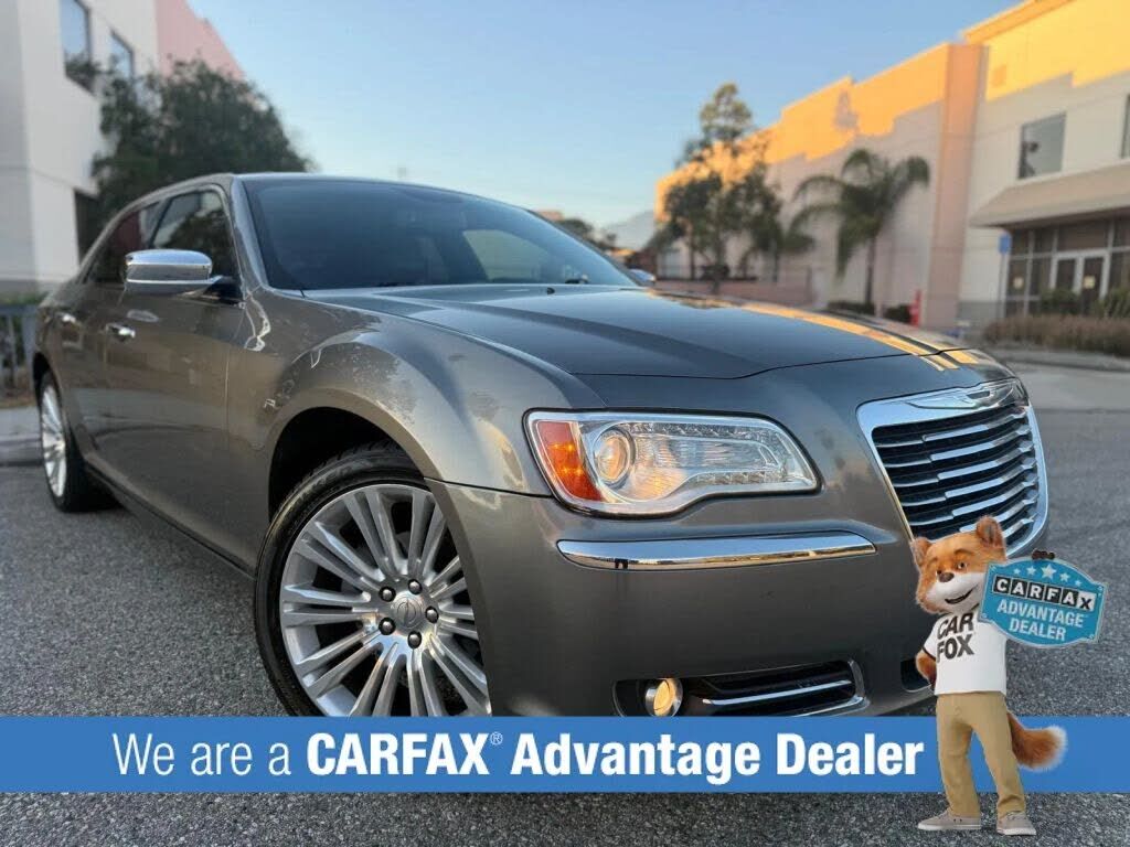 2011 CHRYSLER 300
