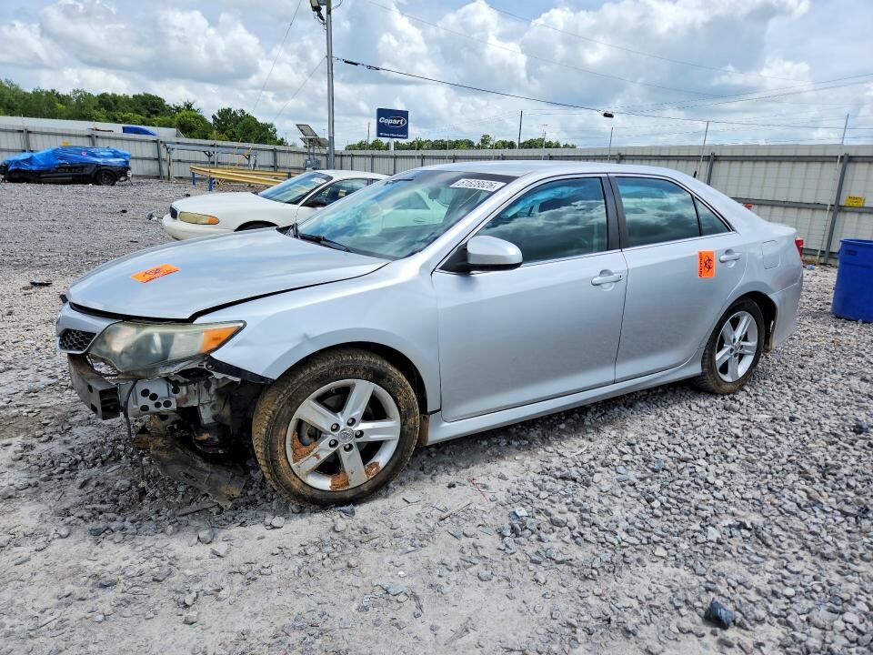 2013 TOYOTA Camry