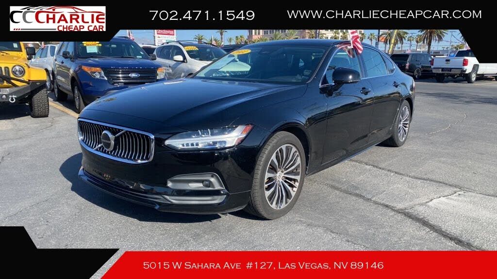 2022 VOLVO S90