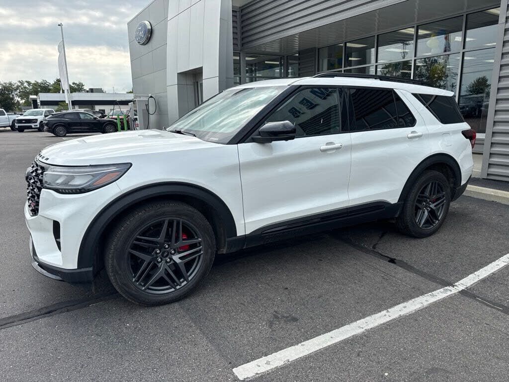 2025 FORD Explorer