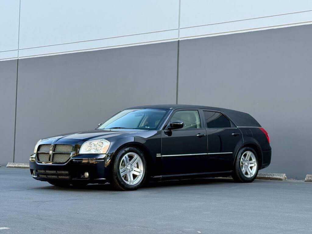 2005 DODGE Magnum