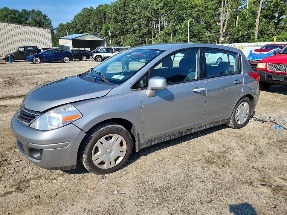 2010 NISSAN Versa