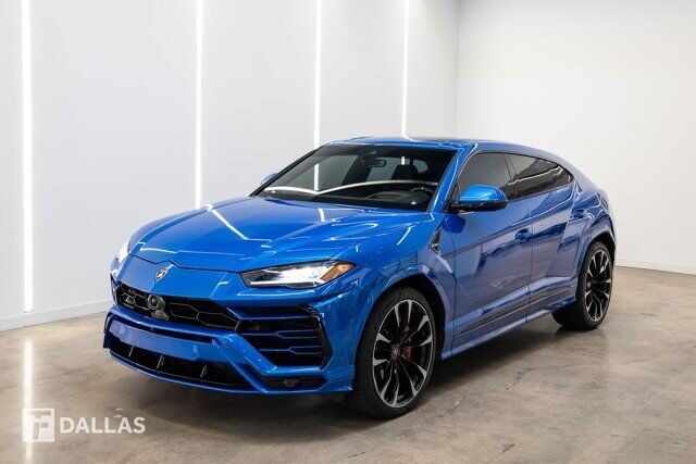 2022 LAMBORGHINI URUS