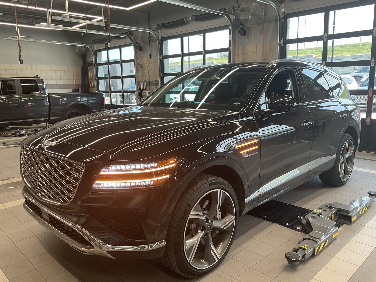 2025 GENESIS GV80