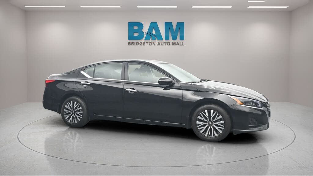 2023 NISSAN Altima