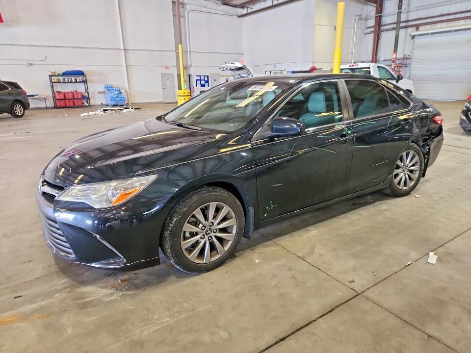 2016 TOYOTA Camry