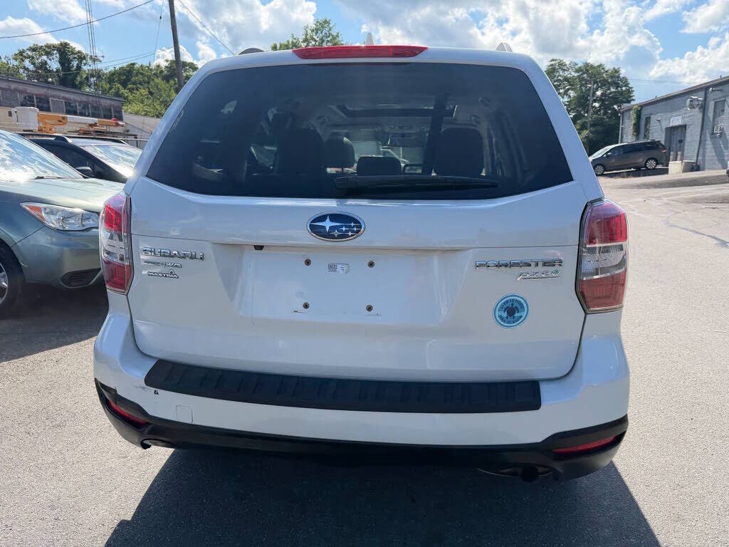 2016 SUBARU Forester