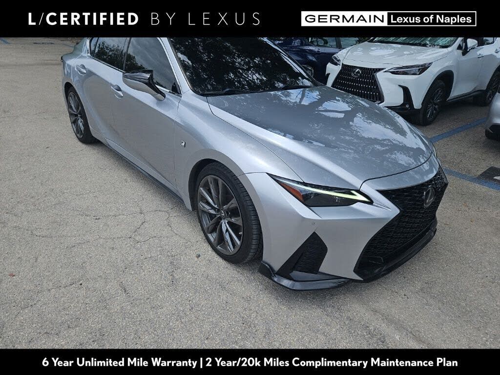 2022 LEXUS IS