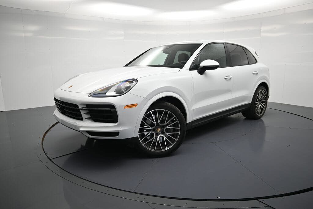 2022 PORSCHE Cayenne