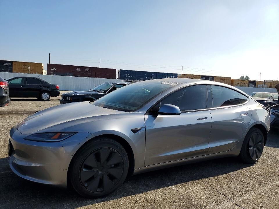 2025 TESLA Model 3
