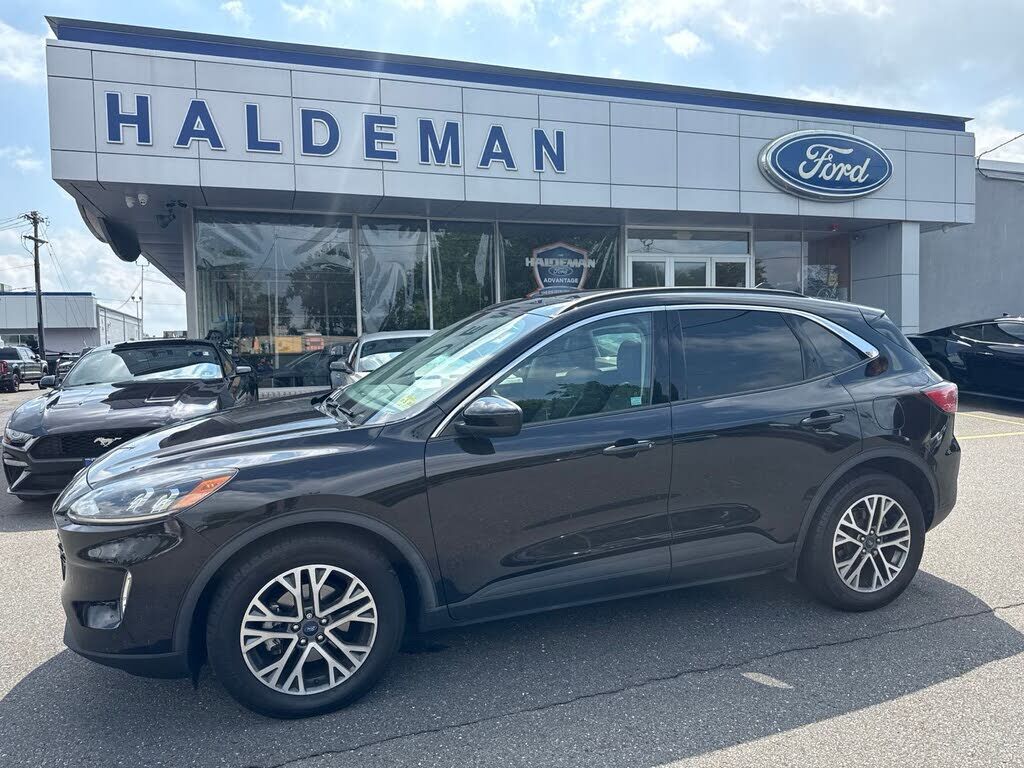 2020 FORD Escape