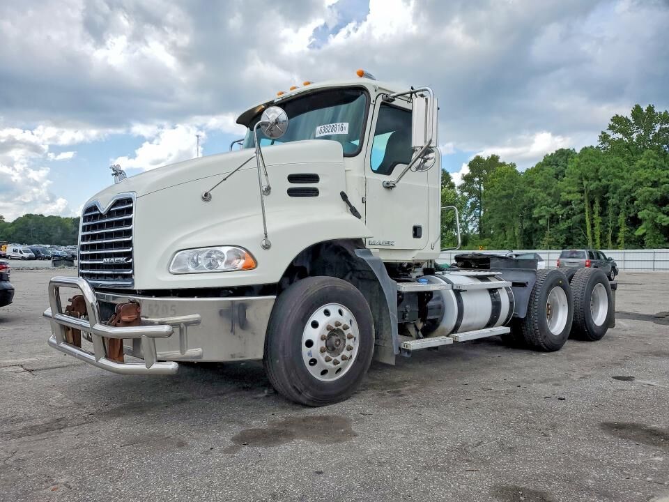 2018 MACK CXU