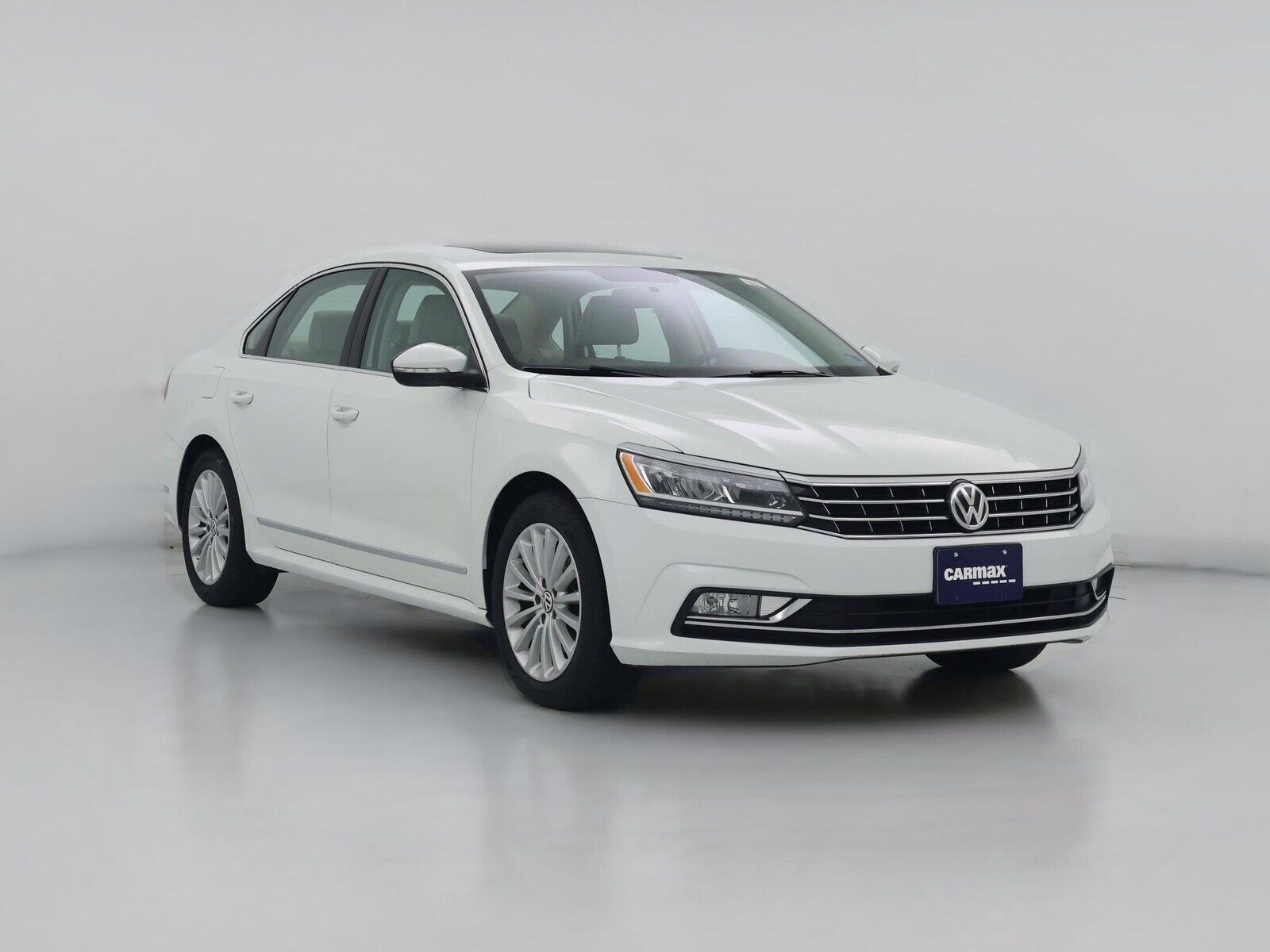 2017 VOLKSWAGEN Passat