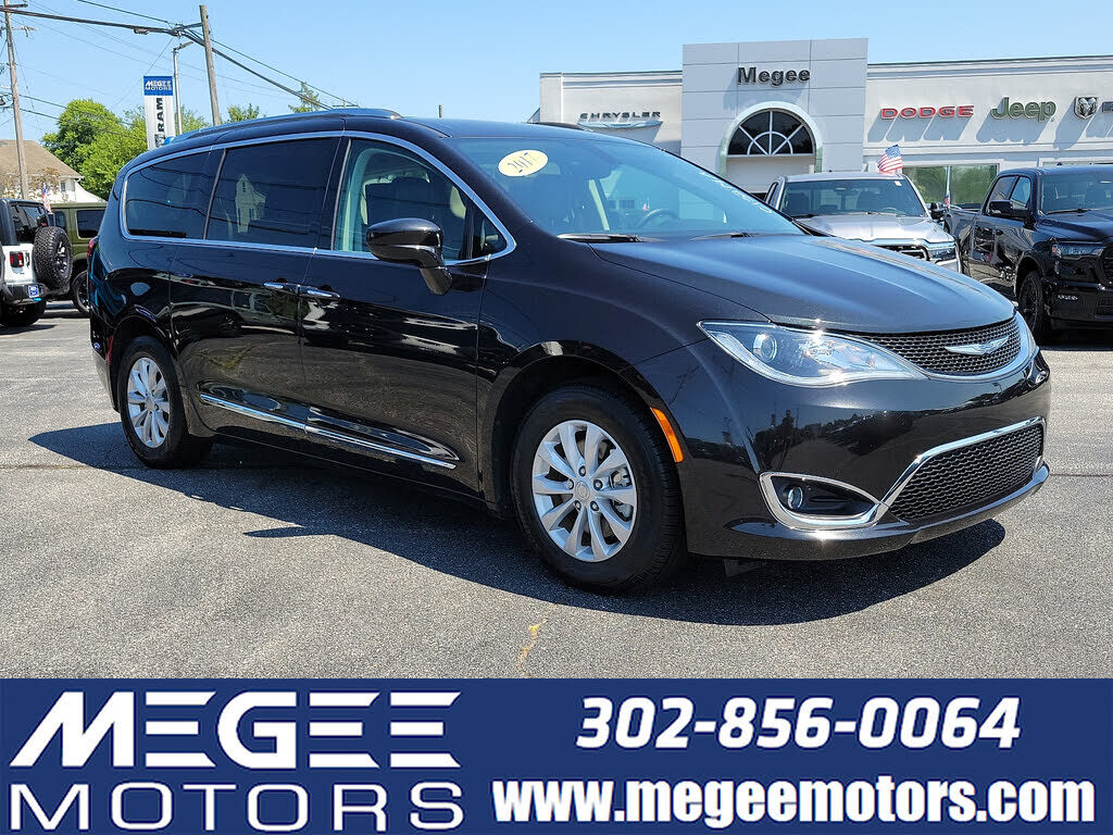 2017 CHRYSLER Pacifica