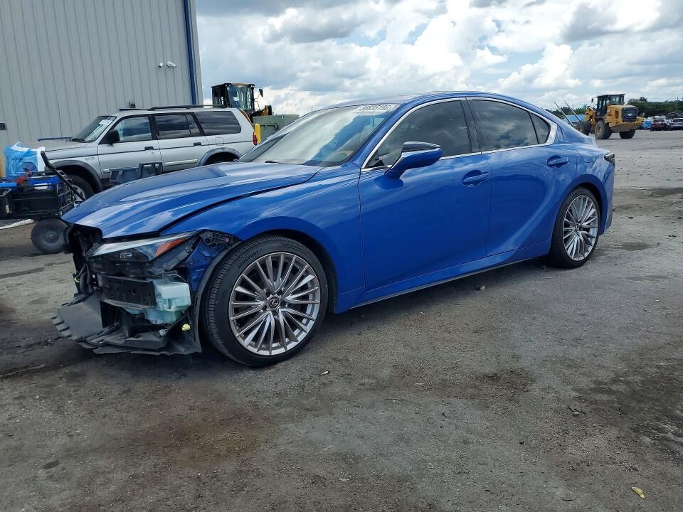 2022 LEXUS IS
